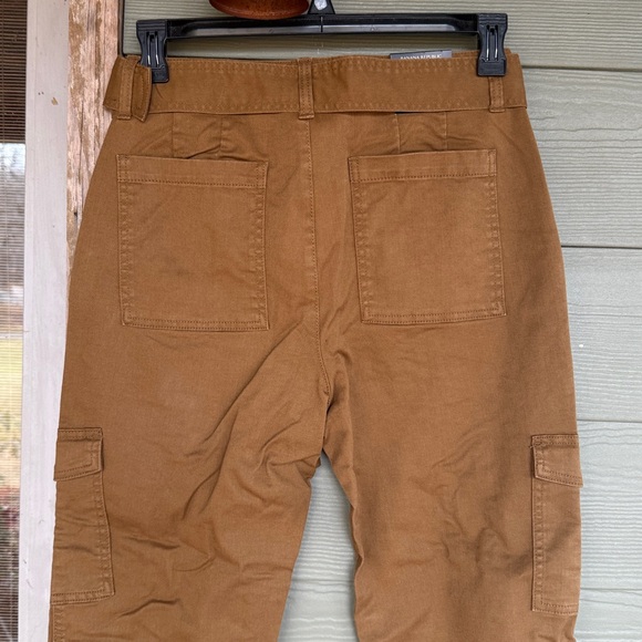 Banana Republic Factory High Rise Cargo Pant - Picture 6 of 10